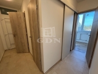 Tata Lakás (téglaépítésű)